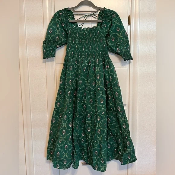 green emerald velvet dress Hill House Green Floral Lace Sleeveless Ruffle Tiered A Line Midi Dres –  Brie main image 1